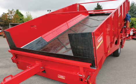 Tong Sttoremaker mobile vegetable hopper cleaner