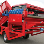 Tong Storemaker mobile vegetable hopper cleaner