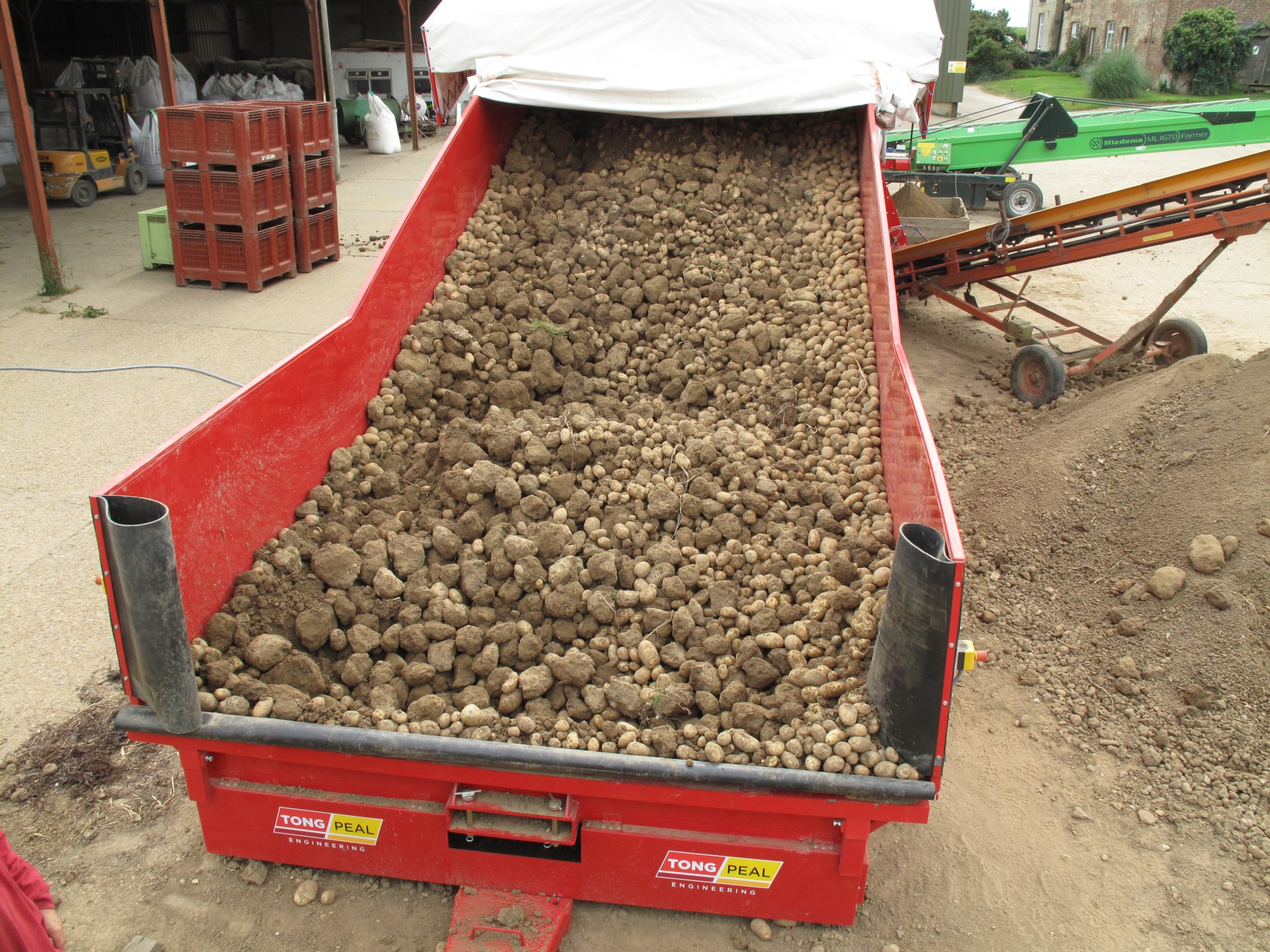 Caretaker Mobile Vegetable Grader in Action - Tong Engineering