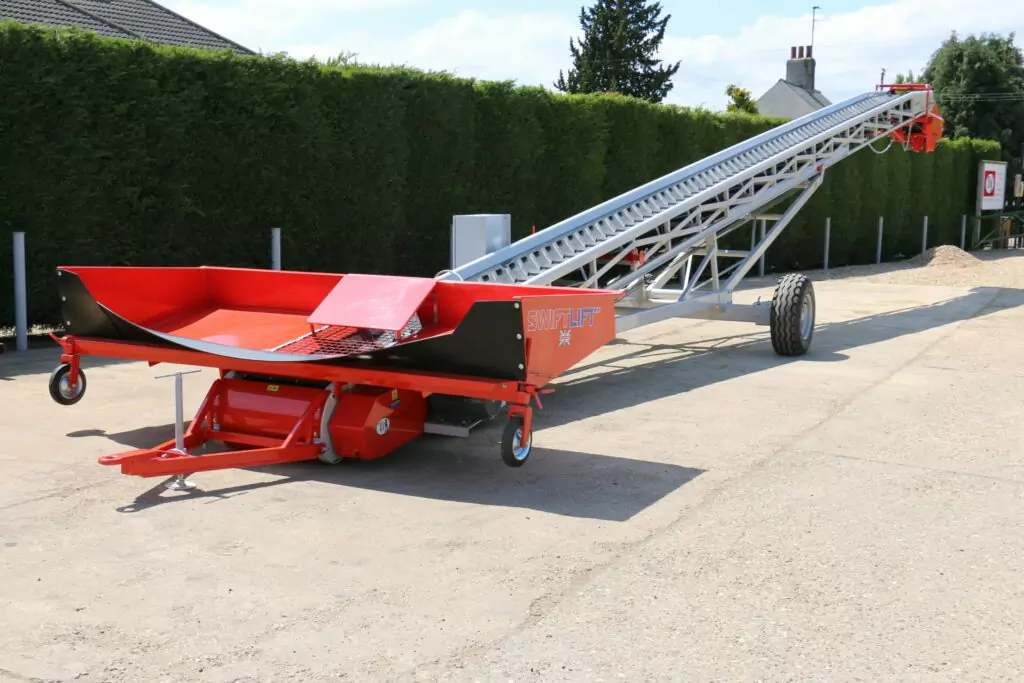 Tong Swift Lift side view of extendo | Agriculture Events
