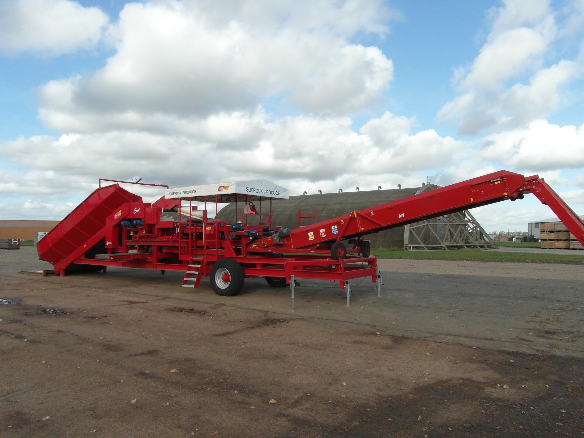 Potato & Onion Grading Machine - Fieldloader Hopper | Mobile Solution | Tong Engineering