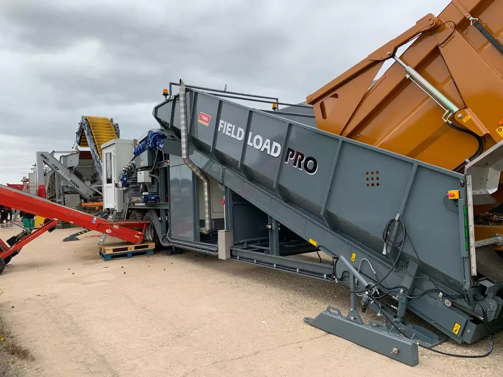 Monstafill Fieldload Pro Tong Engineering Vegetable loading cleaning