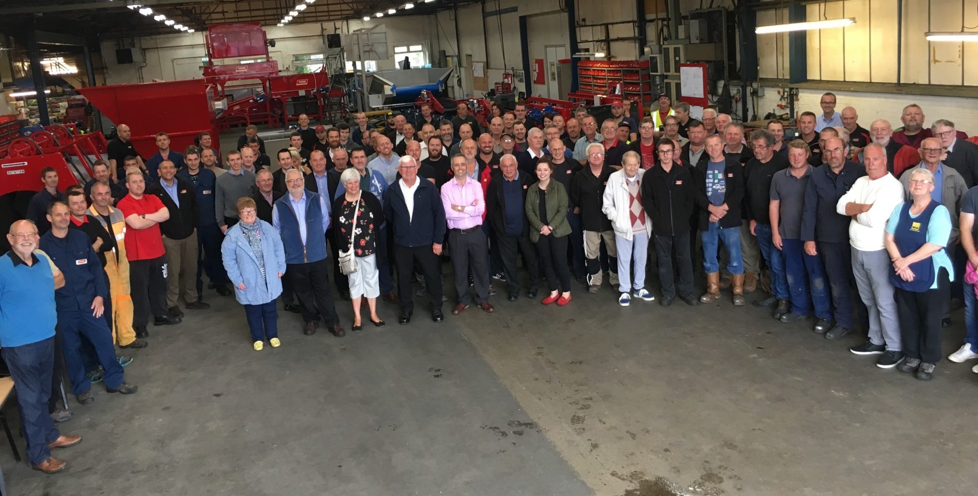 Tong Engineering Factory celebrates 50 years of longest serving employee