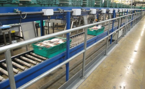 Powered roller conveyor tray conveyor